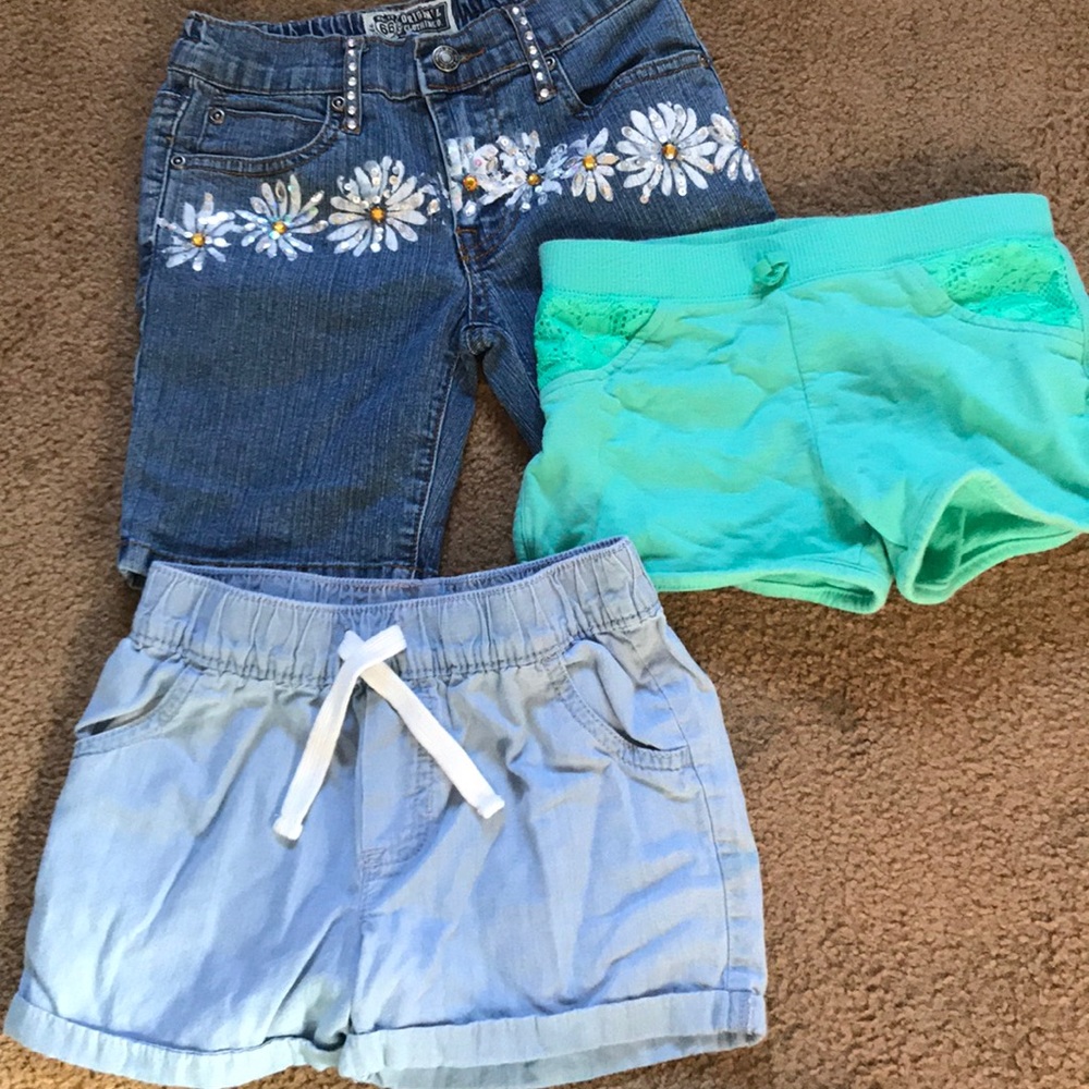GIRLS SIZE 6 SHORT BUNDLE